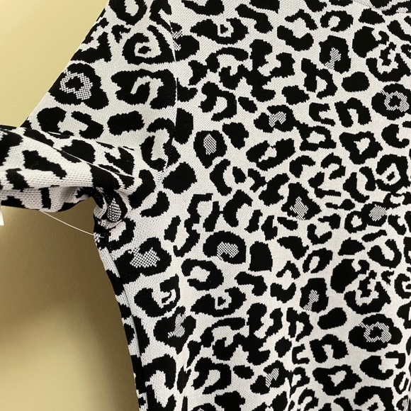 NEW  Marc New York  (Andrew Marc)  Leopard print in black+white sweater. M - Picture 5 of 12
